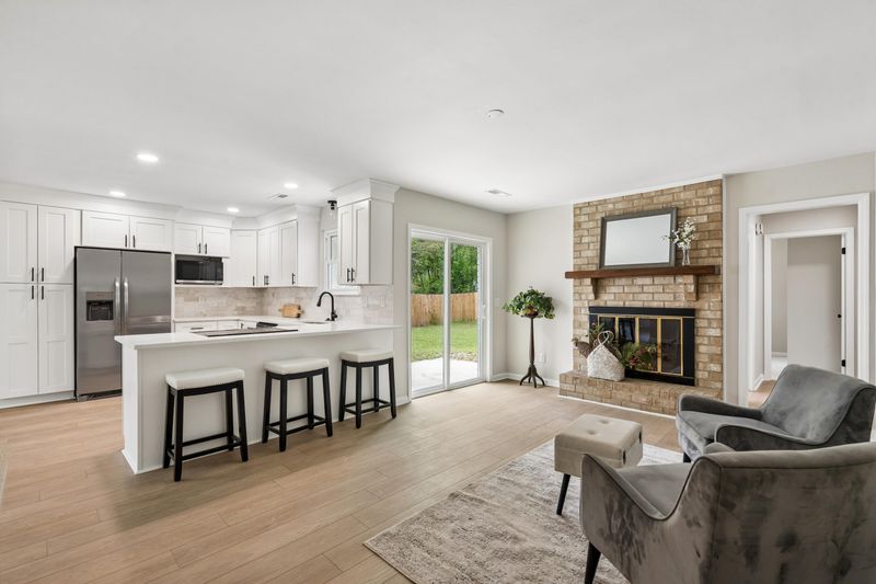 230 Smythe Dr, Summerville, SC 29485
