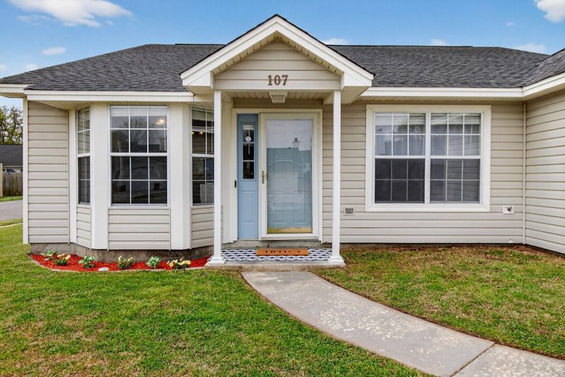107 Two Hitch Rd, Goose Creek, SC 29445