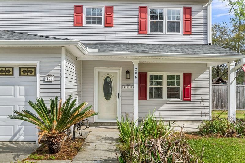 206 Aztec Ct, Summerville, SC 29483
