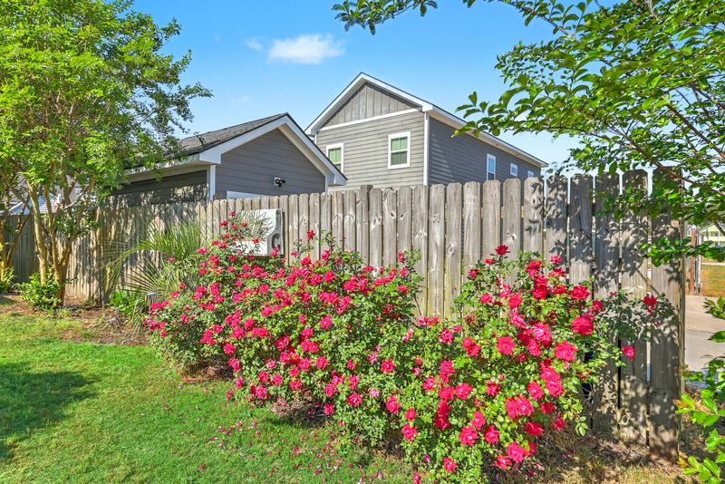 135 Brightwood Dr, Huger, SC 29450