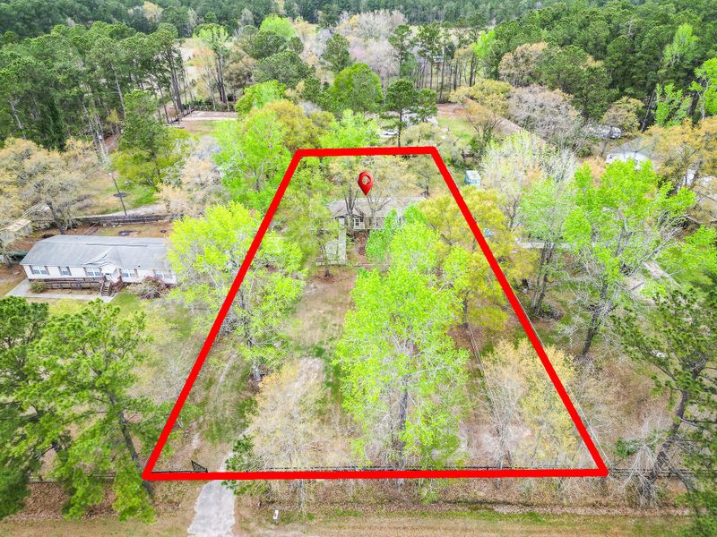 809 Coral Acres Dr, Moncks Corner, SC 29461