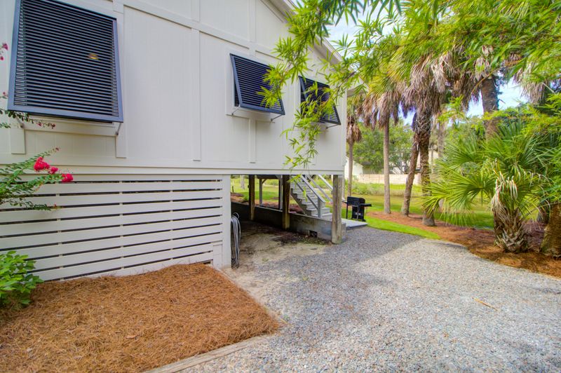 312 W Cooper Ave, Folly Beach, SC 29439