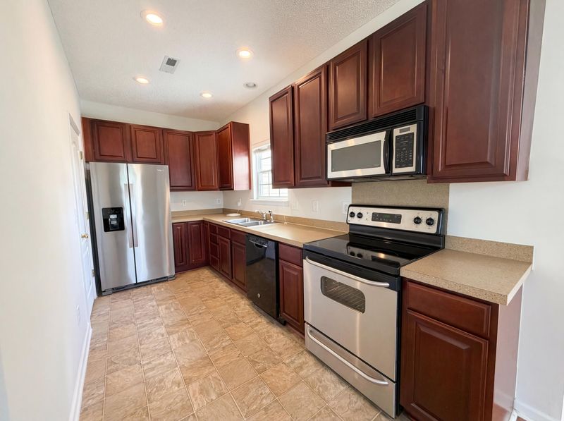 147 Lake Jogassee Dr, Summerville, SC 29485