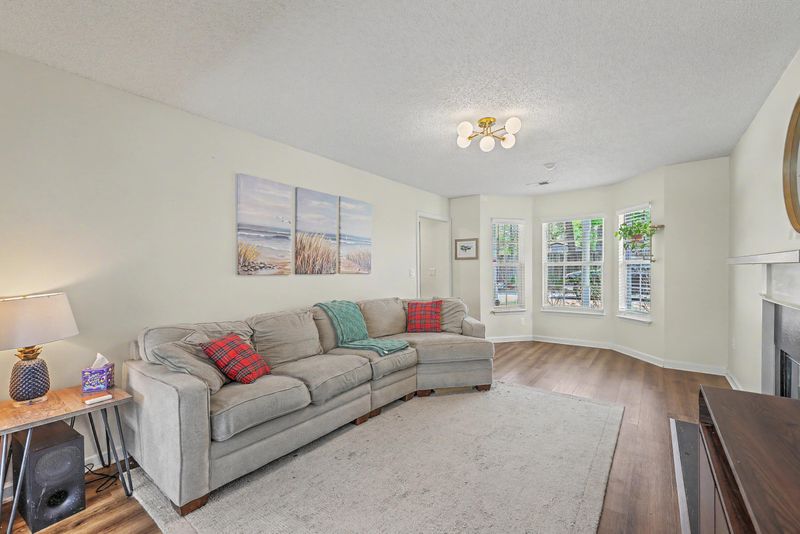 2200 Fragrant Ln, Charleston, SC 29414