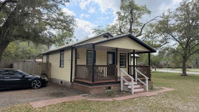 201 Garbon Dr, Summerville, SC 29485