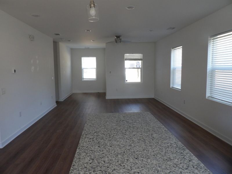 2635 S Allen Dr, North Charleston, SC 29405
