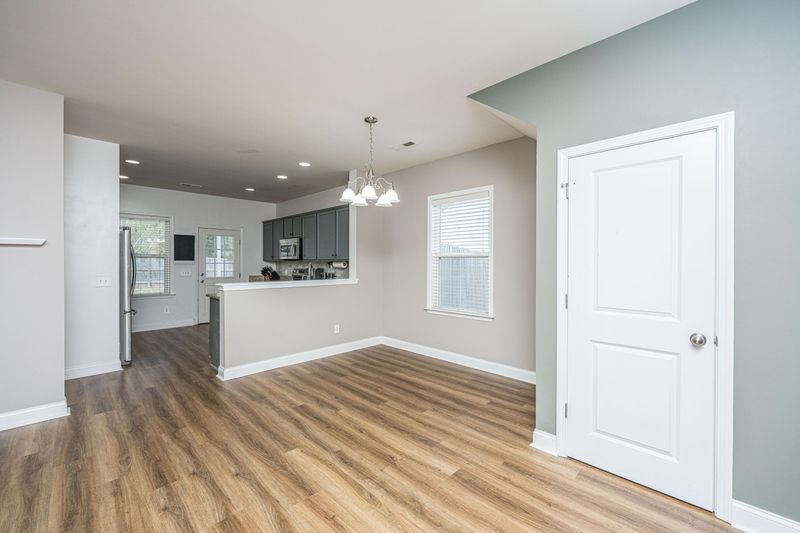 247 Old Carolina Dr, Goose Creek, SC 29445