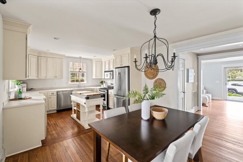 4 Rutledge Blvd #A, Charleston, SC 29401