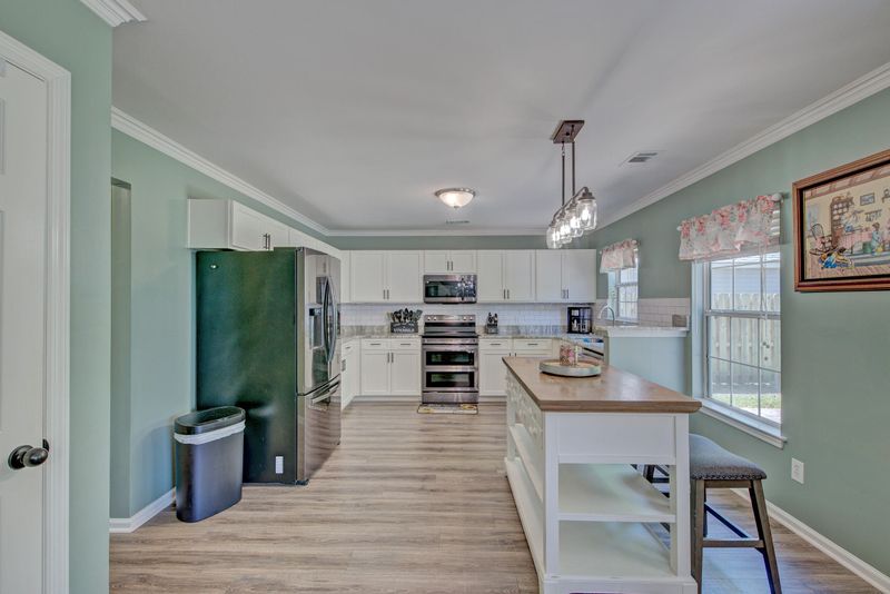 124 Hammerbeck Rd, Summerville, SC 29483