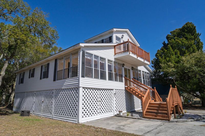 2305 Myrtle St, Edisto Island, SC 29438