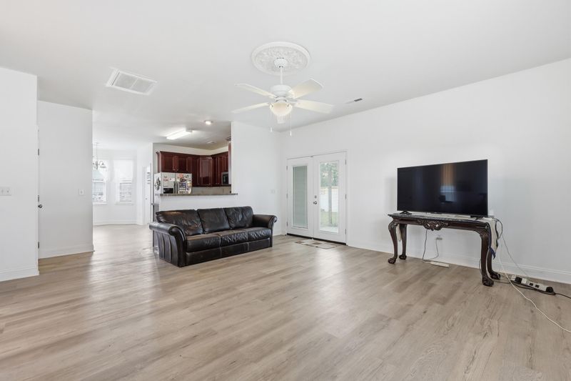 7786 Discovery Rd, North Charleston, SC 29420