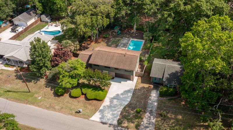 1741 Ashworth Ln, Charleston, SC 29412
