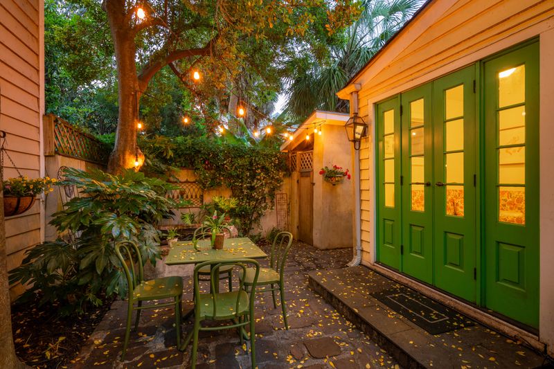 8 Trumbo St, Charleston, SC 29401