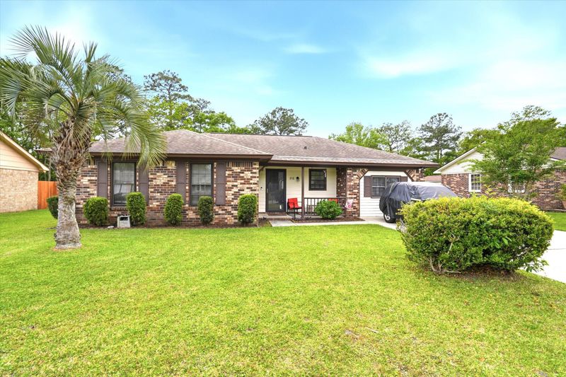 218 Village Green Cir, Summerville, SC 29486