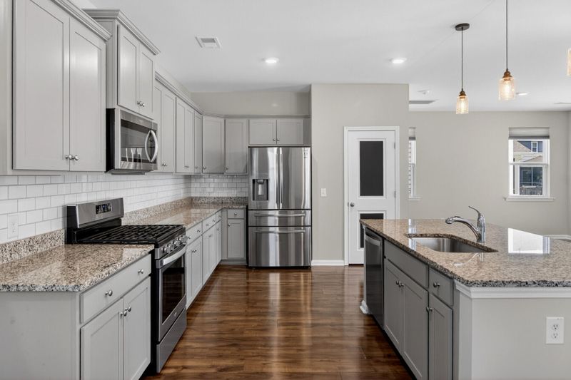 106 Trumpet Vine Dr, Summerville, SC 29483