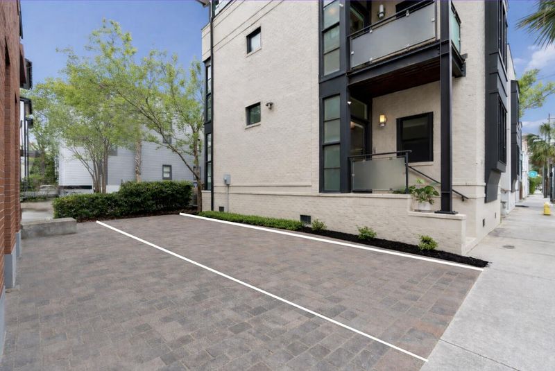 193 Saint Philip St, Charleston, SC 29403