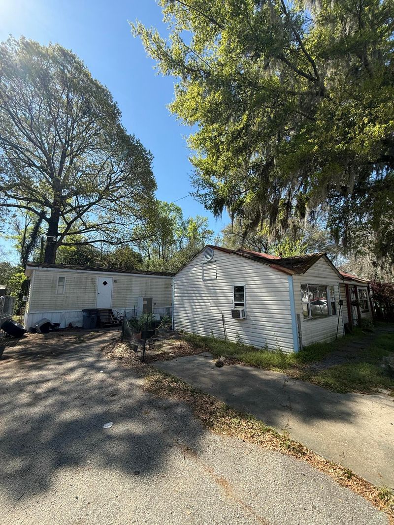 1901 Helm Ave, North Charleston, SC 29405