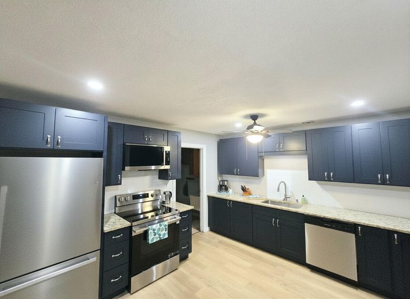 5557 Evelyn Dr, North Charleston, SC 29418