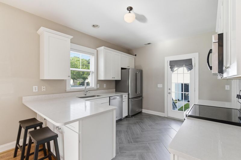 203 Hydrangea St, Summerville, SC 29483
