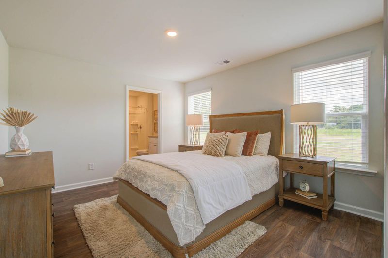 6030 Grangestone Ln, Ravenel, SC 29470