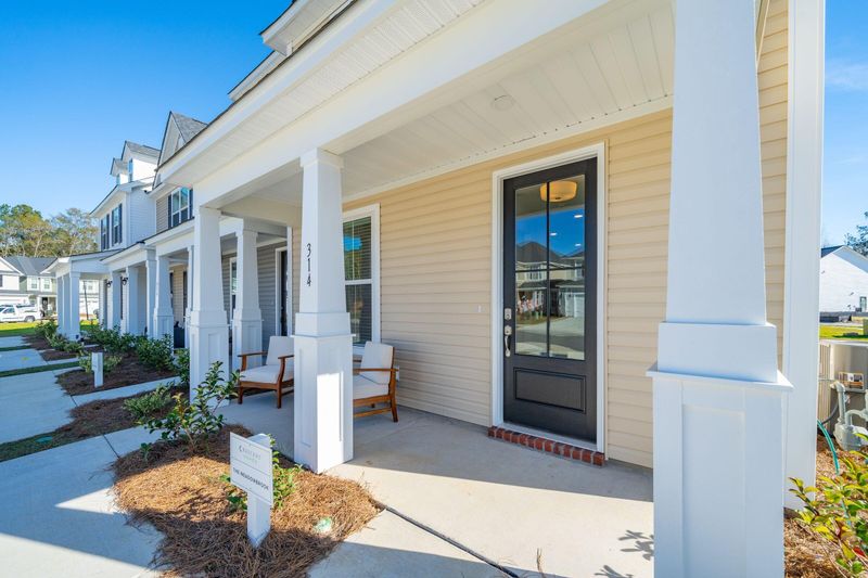 220 Harding Ln, Goose Creek, SC 29445