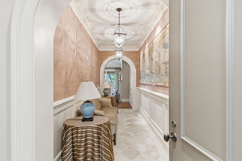1 Vendue Range #G, Charleston, SC 29401