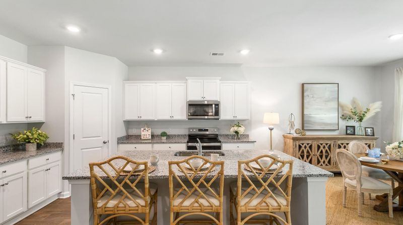 349 Willow Run Dr, Summerville, SC 29486