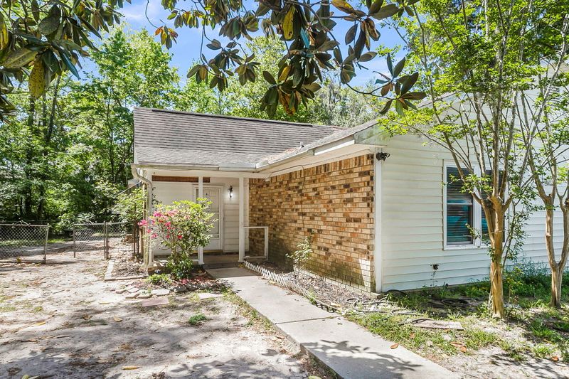 9520 S Cardinal Dr, Ladson, SC 29456