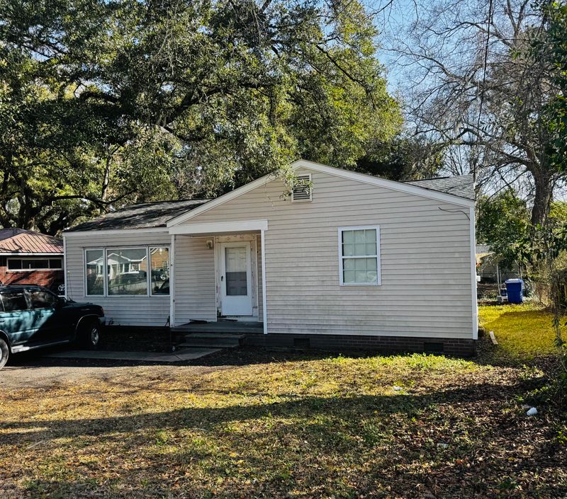 1255 Remount Rd, North Charleston, SC 29406