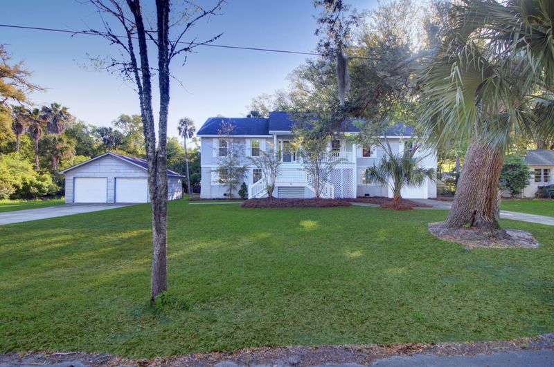 32 32nd Ave, Isle Of Palms, SC 29451