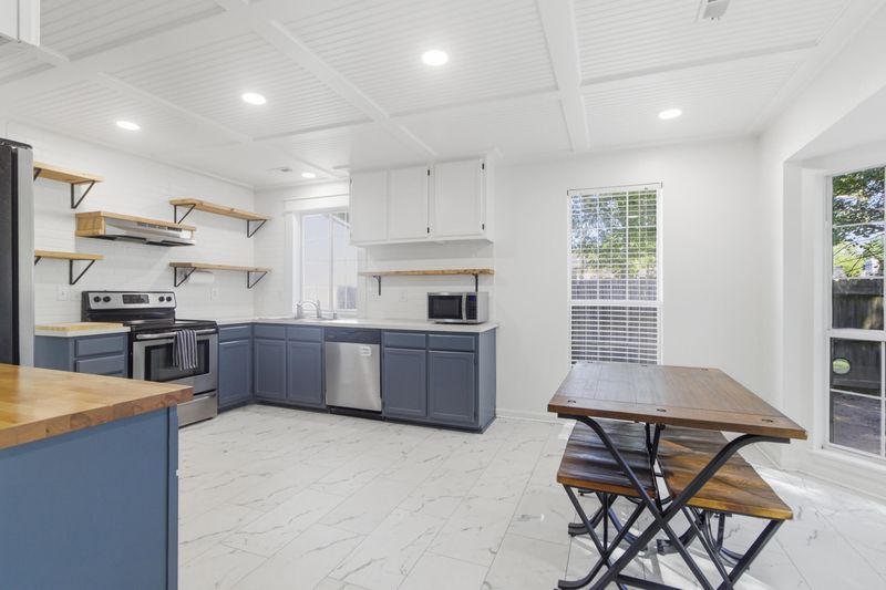 4784 Porter Dr, North Charleston, SC 29420