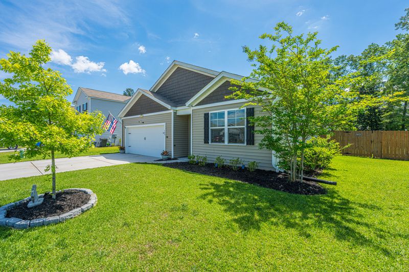 189 Lagoona Dr, Summerville, SC 29483