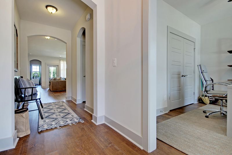 228 Creek Pointe Dr, Moncks Corner, SC 29461