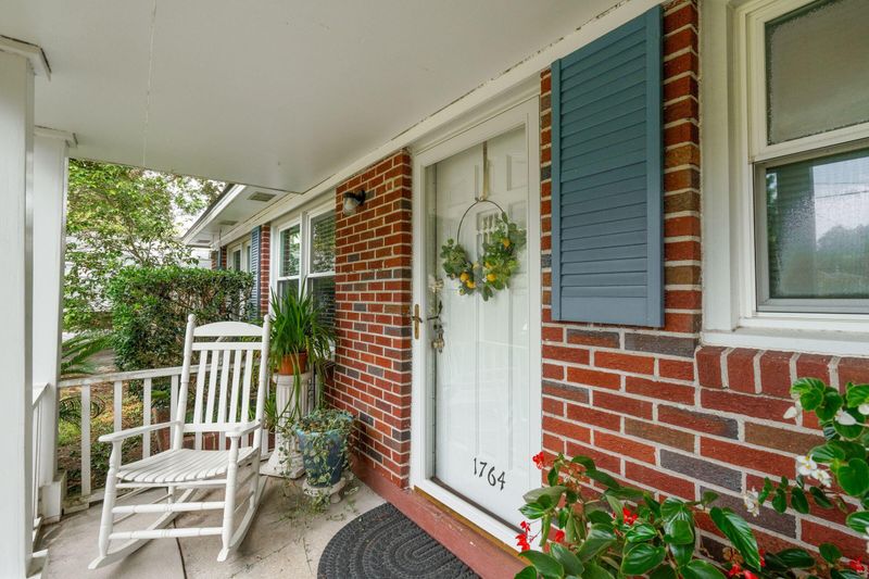 1764 Lady Ashley St, Charleston, SC 29412