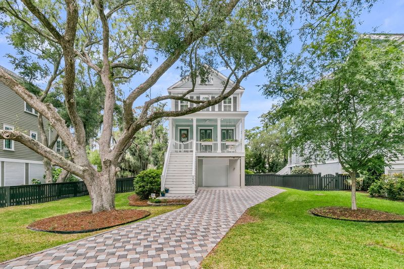 1442 Eutaw Battalion Dr, Charleston, SC 29412