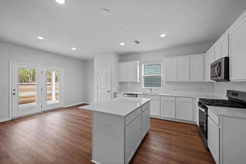869 Meadowbrook Ln, Summerville, SC 29486