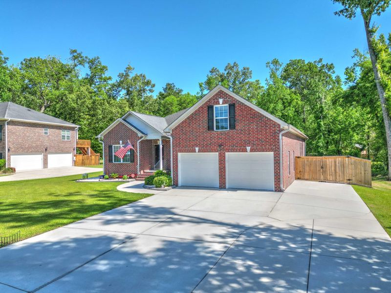 5547 Crescent View Dr, North Charleston, SC 29420