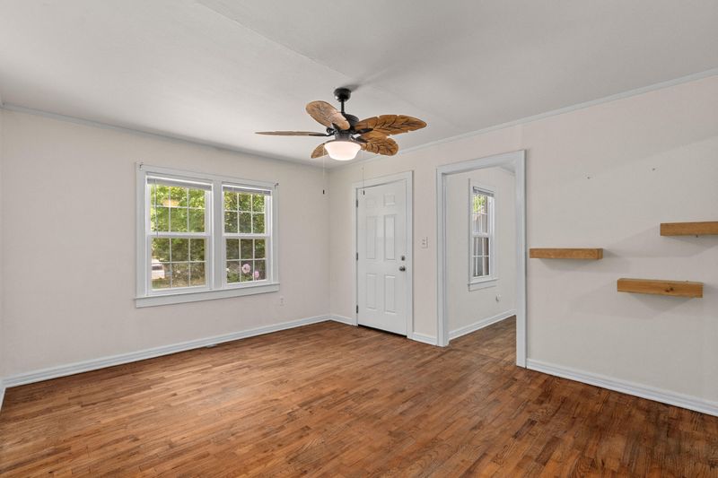 5721 Edison Ave, Hanahan, SC 29410