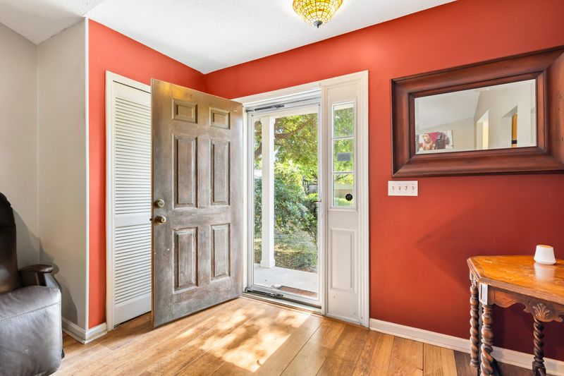 1147 Landsdowne Dr, Charleston, SC 29412