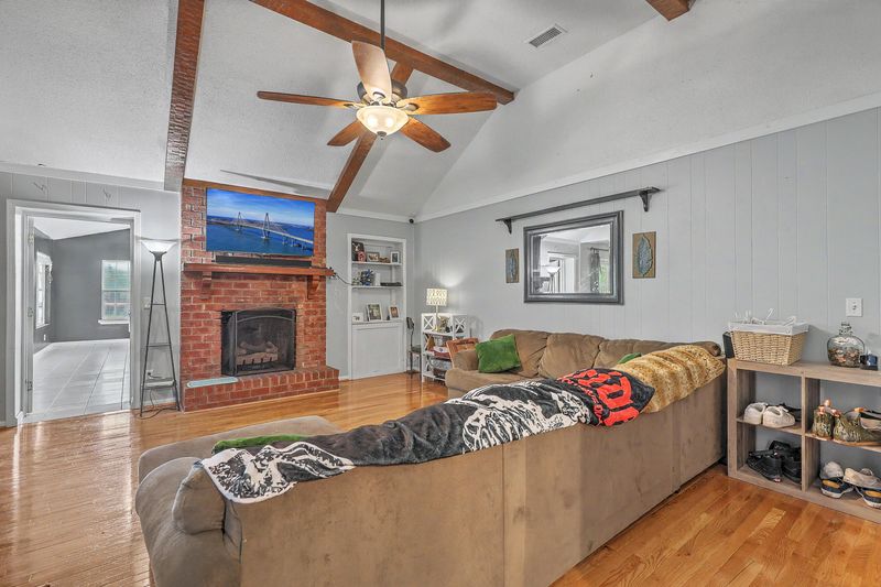 413 Summercourt Dr, Summerville, SC 29485