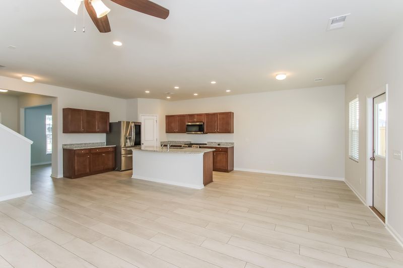 402 Silent Bluff Dr, Summerville, SC 29486