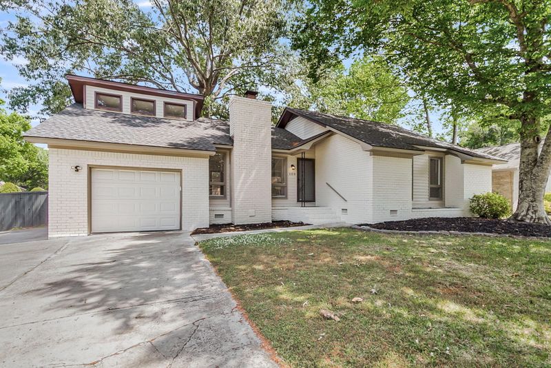109 Flamingo Dr, Ladson, SC 29456