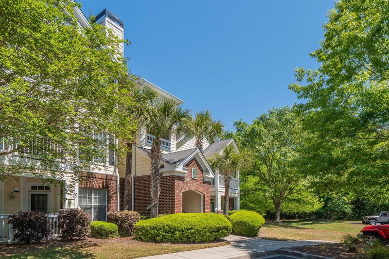 45 Sycamore Ave #318, Charleston, SC 29407