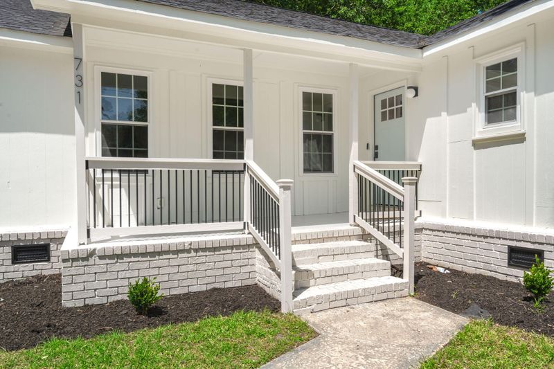 731 Canary Dr, Charleston, SC 29414