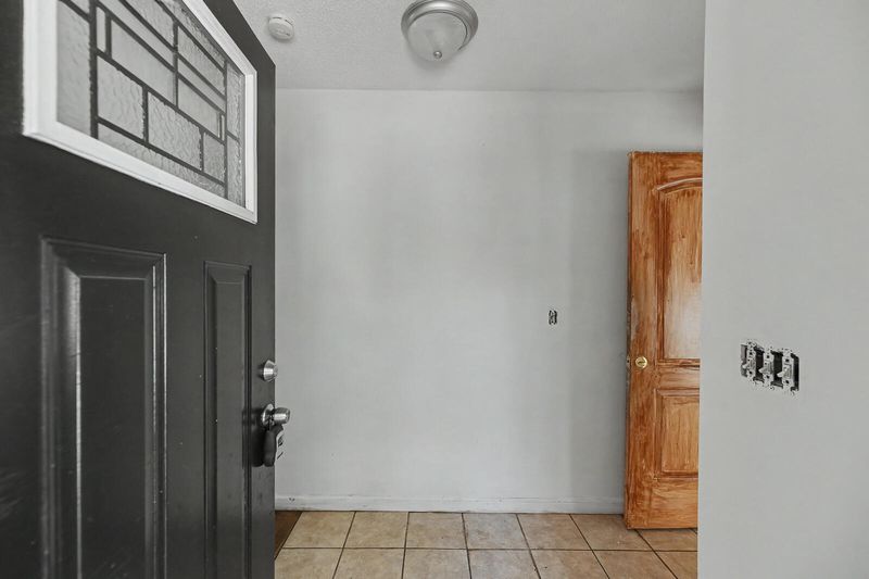 3881 Walnut St, North Charleston, SC 29405