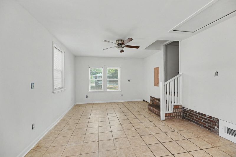 3881 Walnut St, North Charleston, SC 29405