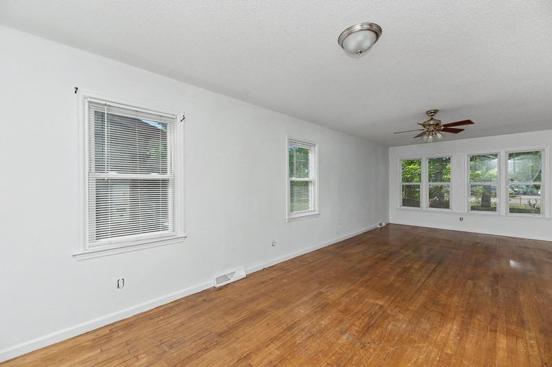 3881 Walnut St, North Charleston, SC 29405