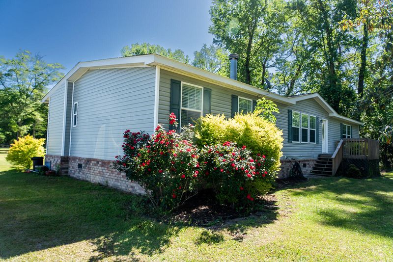 4892 State Rd, Ridgeville, SC 29472