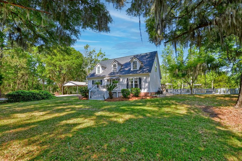 6230 Ranch Rd, Wadmalaw Island, SC 29487