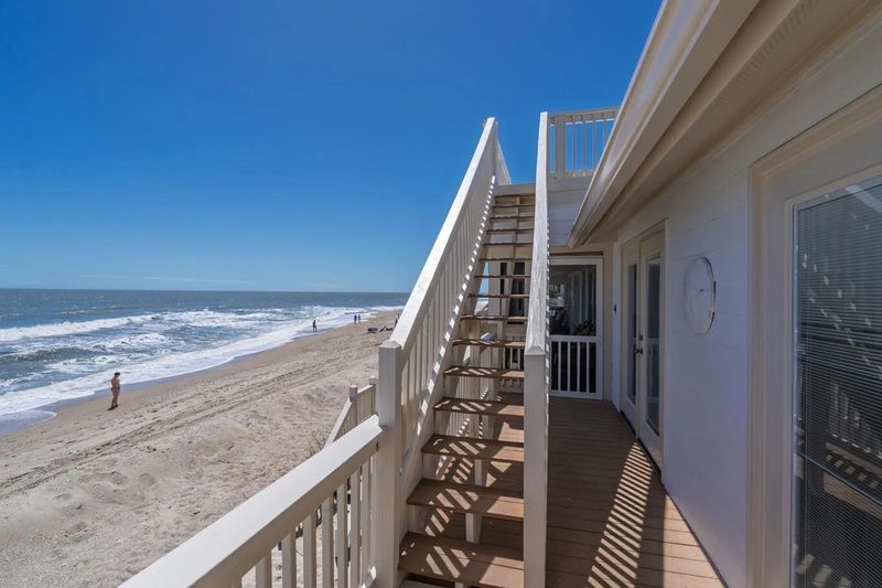 142 Palmetto Blvd, Edisto Island, SC 29438